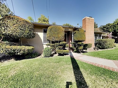 2431 Sleepy Hollow Dr, Glendale CA  91206-4712 exterior