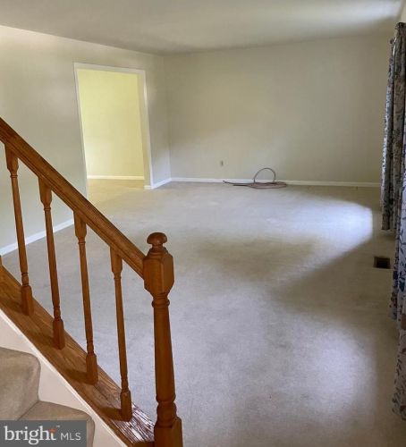 9713 Waterline Dr, Springfield VA  22015-4452 exterior
