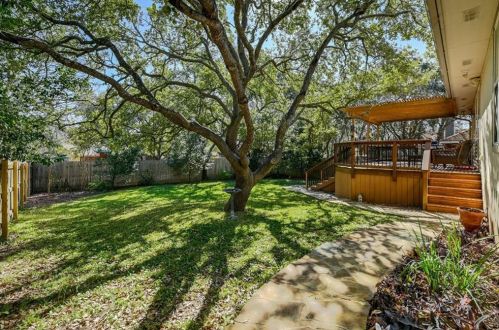 7036 Auckland Dr, Austin TX  78749-4139 exterior