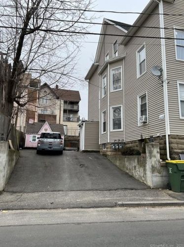 19 Catherine Ave, Waterbury, CT 06704-4005