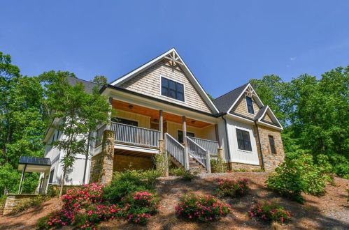4949 Weaver Rd, Gainesville, GA 30507-8810