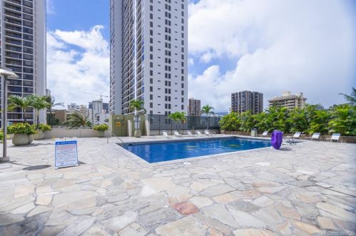 229 Paoakalani Ave, Honolulu HI 96815-3764 exterior