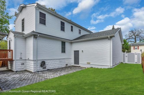 176 Bray Ave, Middletown, NJ 07748-5424