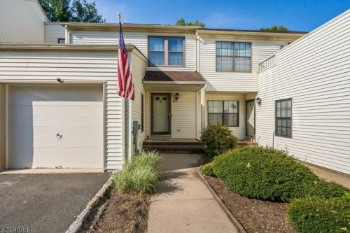 303 Jamestown Ct, Flemington, NJ 08822-2073