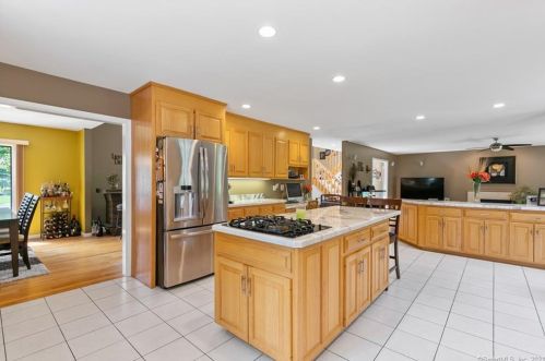 66 Amato Cir, Southington, CT 06489-2456