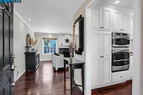 9529 Sandpoint Dr, San Ramon, CA 94583-3850