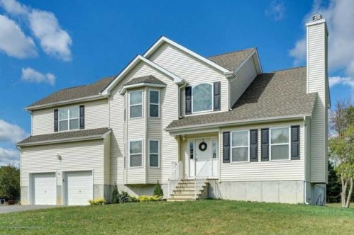 16 Maxim Ct, Jackson Twp, NJ 08527-3894