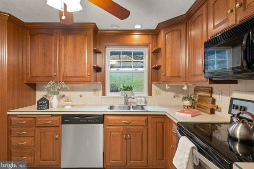 116 Tracy Berg Rd, Lancaster PA  17603-9417 exterior