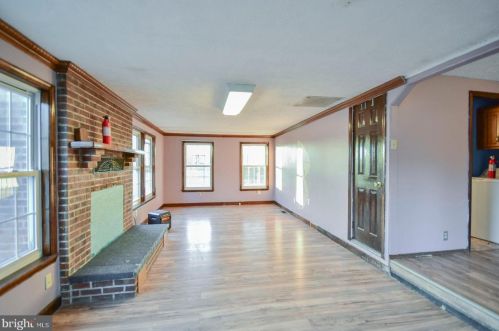 15943 Charles Town Rd, Charles Town, WV 25414-5212