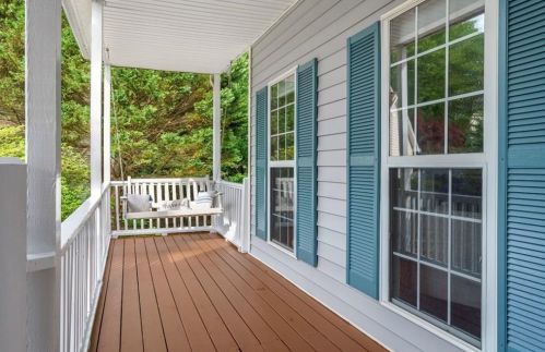 842 Eagle Glen Xing, Holly Springs GA  30189-6958 exterior