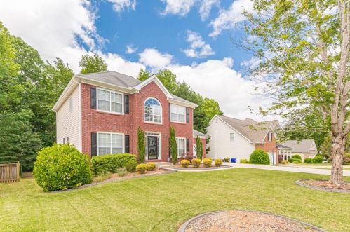 109 Freeman Forest Dr, Newnan, GA 30265-5901