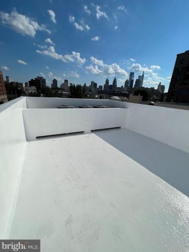 1002 Green St, Philadelphia PA  19123-3304 exterior