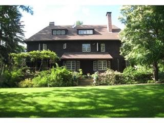 4 Elliott St, Nashua, NH 03064-6213