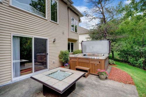 731 Heron Ave, Saint Paul MN  55128-5384 exterior