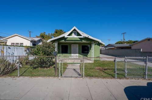 355 Spruce St, Compton, CA 90220-2127