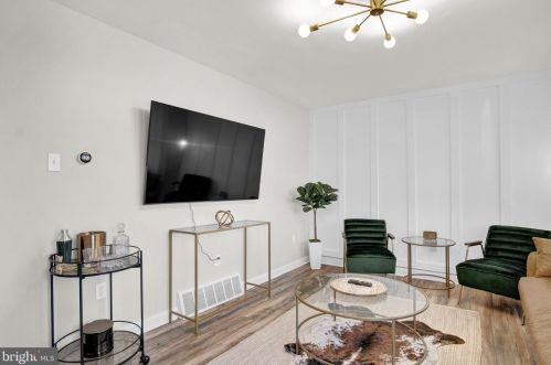 111 Fairview Dr, Carlisle PA  17013-8474 exterior