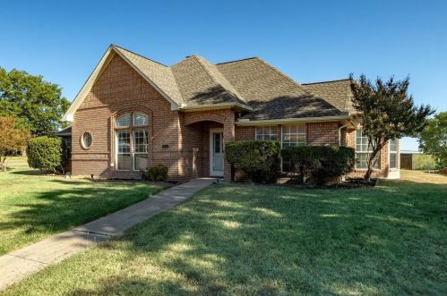 10192 Fieldcrest Dr, Fort Worth, TX 76126-9504
