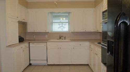 214 Obryant St, Bellvue, TX 77418-2260