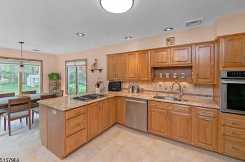 15 Mdw Ln, Hackettstown NJ  07840-4143 exterior