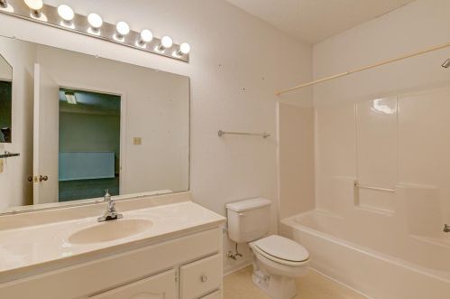 46 Ivy Ct, Conroe TX  77304-1205 exterior