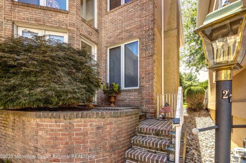 27 La Jolla Ct, Holmdel Village, NJ 07733-2520
