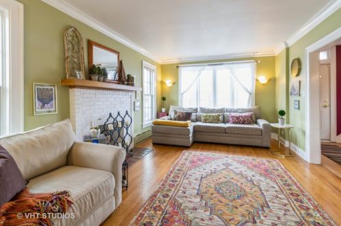 15 Monroe St, Villa Park, IL 60181-3254
