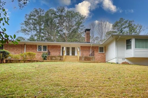 1543 Knob Hl Dr, Atlanta GA  30329-3208 exterior