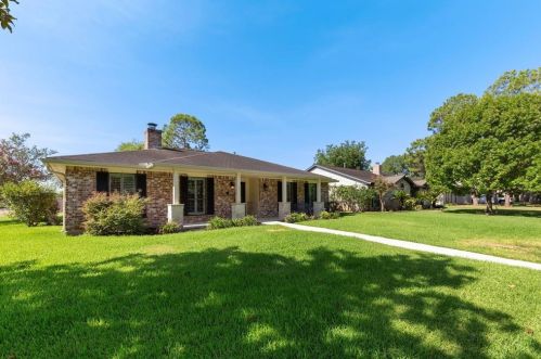 11903 Scottsdale Dr, Stafford, TX 77477-1723