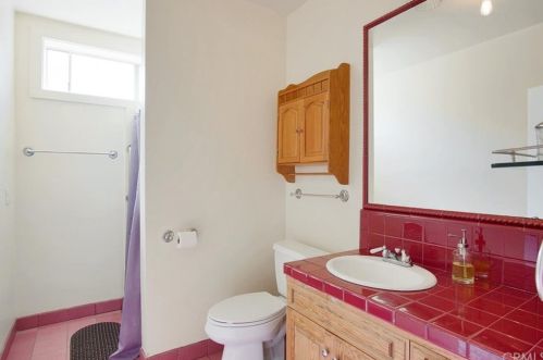 610 Lomita Ave, Glendale CA  91205-2233 exterior