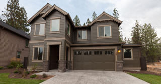 950 Steins Pillar Dr, Prineville, OR 97754-1668