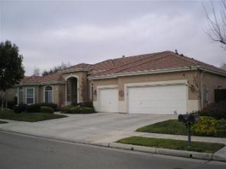 251 Houston Ave, Clovis, CA 93611-3800