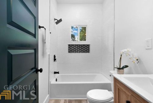 5600 Feldwood Rd, Atlanta GA  30349-2809 exterior
