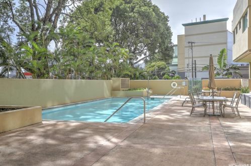 1314 Kalakaua Ave, Honolulu HI  96826-1929 exterior