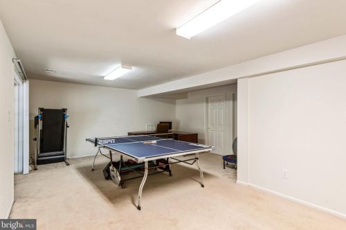 9620 Hillock Ct, Springfield VA  22015-3115 exterior