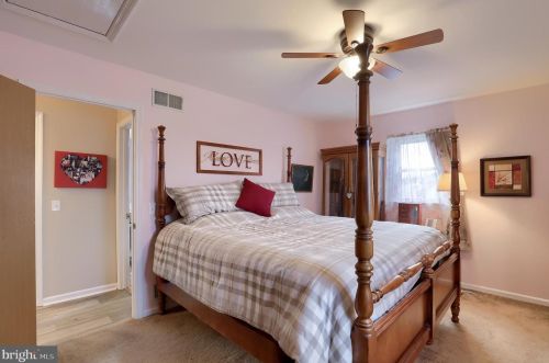 15 Rosewood Dr, Lancaster PA  17603-9329 exterior