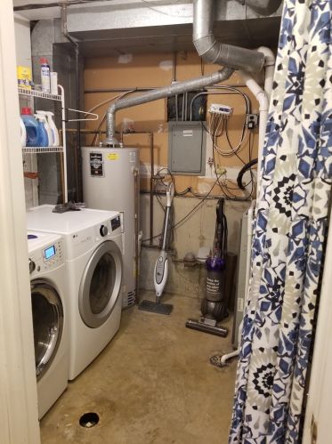 1215 Evergreen Dr, Carol Stream IL  60188-3307 exterior