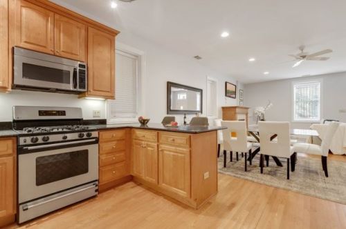 1456 Wolfram St, Chicago, IL 60657-4117