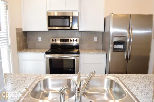 42 Chastain Cir, Newnan GA  30263-8601 exterior