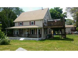 81 Ogden Ave, Warwick, RI 02889-6134