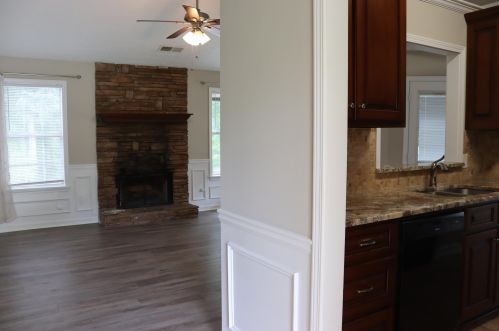 240 Roberts Trl, Locust Grove, GA 30248-3866