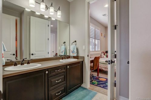 27270 Lakeview Dr, Aurora CO 80016-2514 exterior