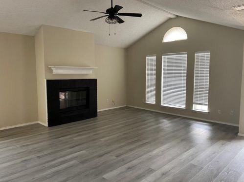 1825 Canyon Ridge St, Fort Worth TX  76131-2216 exterior