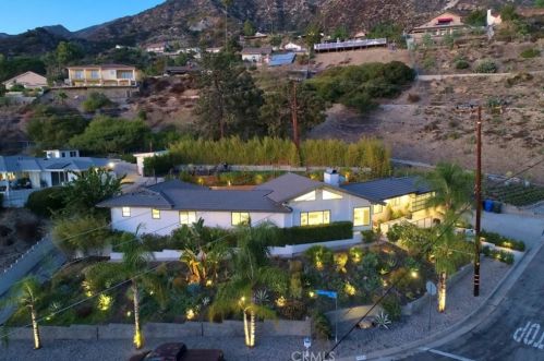 3001 Cloudcrest Rd, Glendale CA  91214-1304 exterior