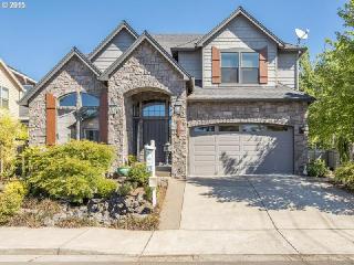 13121 Buckfield Ln, Portland, OR 97224-3077