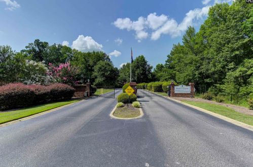 910 Poinsett Pl, Cayce-West Columbia, SC 29169-4919