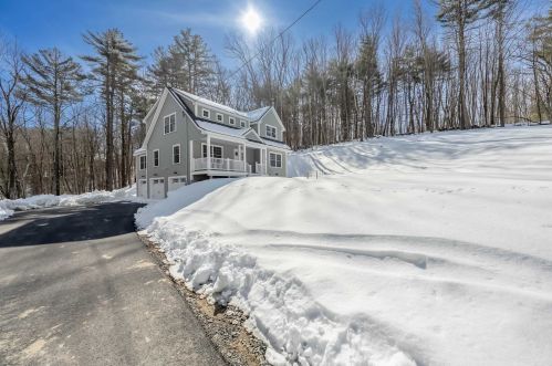 133 Odell Rd, Sandown, NH 03873-2235