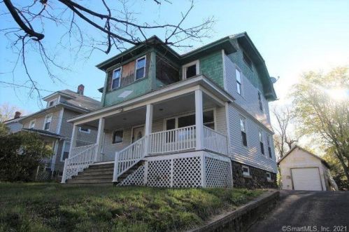 81 Englewood Ave, Waterbury, CT 06705-1808