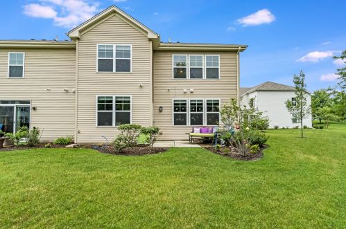 1467 Bar Harbor Ct, Pingree Grove IL  60140-2077 exterior