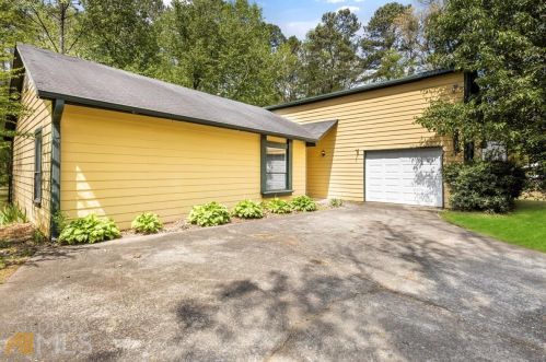 4481 Patrick Dr, Kennesaw, GA 30144-1642