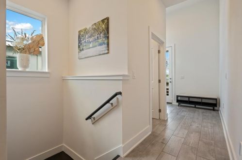 5008 Baker St, Austin TX  78721-1511 exterior